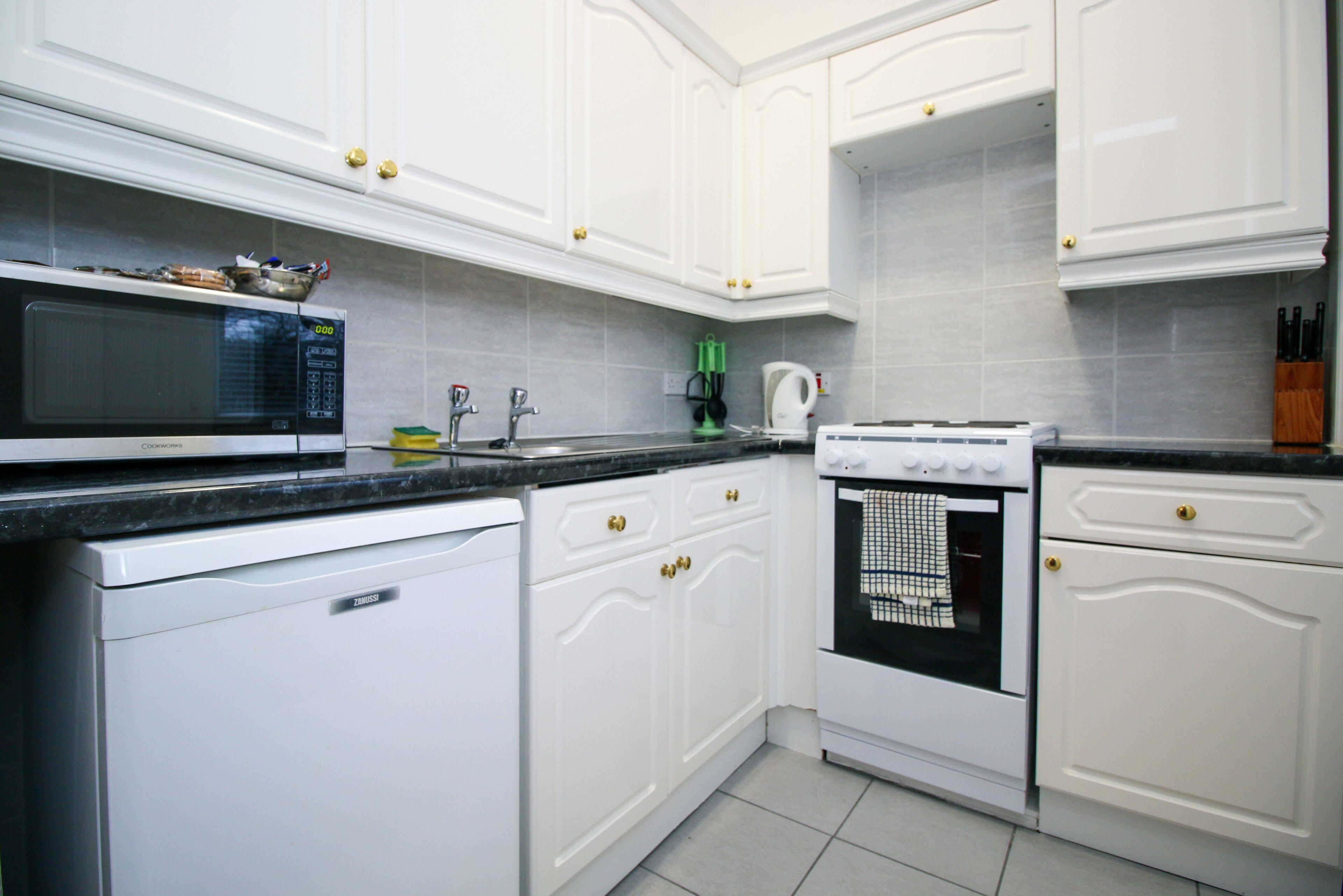 Embassy Apartments — Photos 1