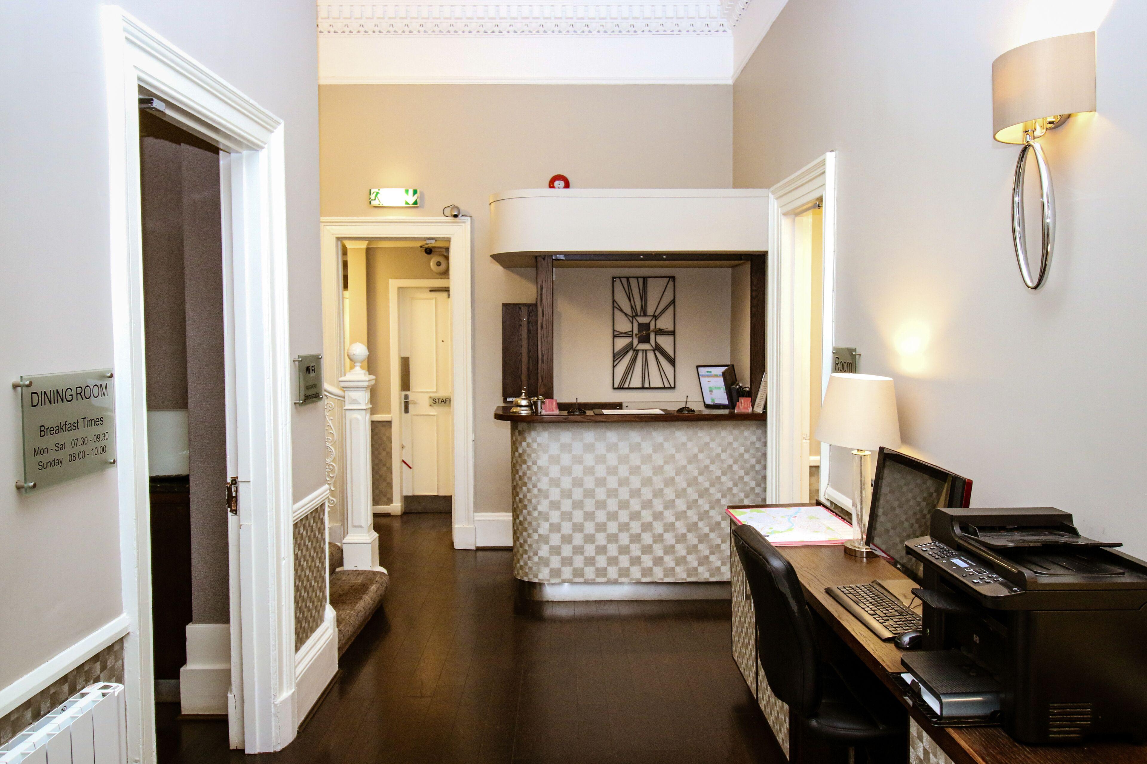 Embassy Apartments — Photos 2